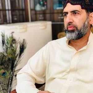 Meet your Posher, Farooque